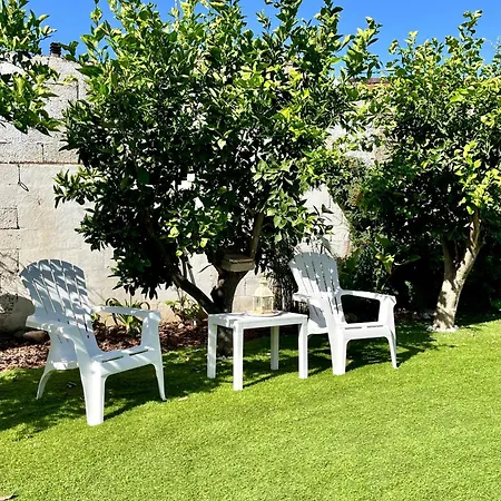 Dimora Orru Bed & Breakfast 4*